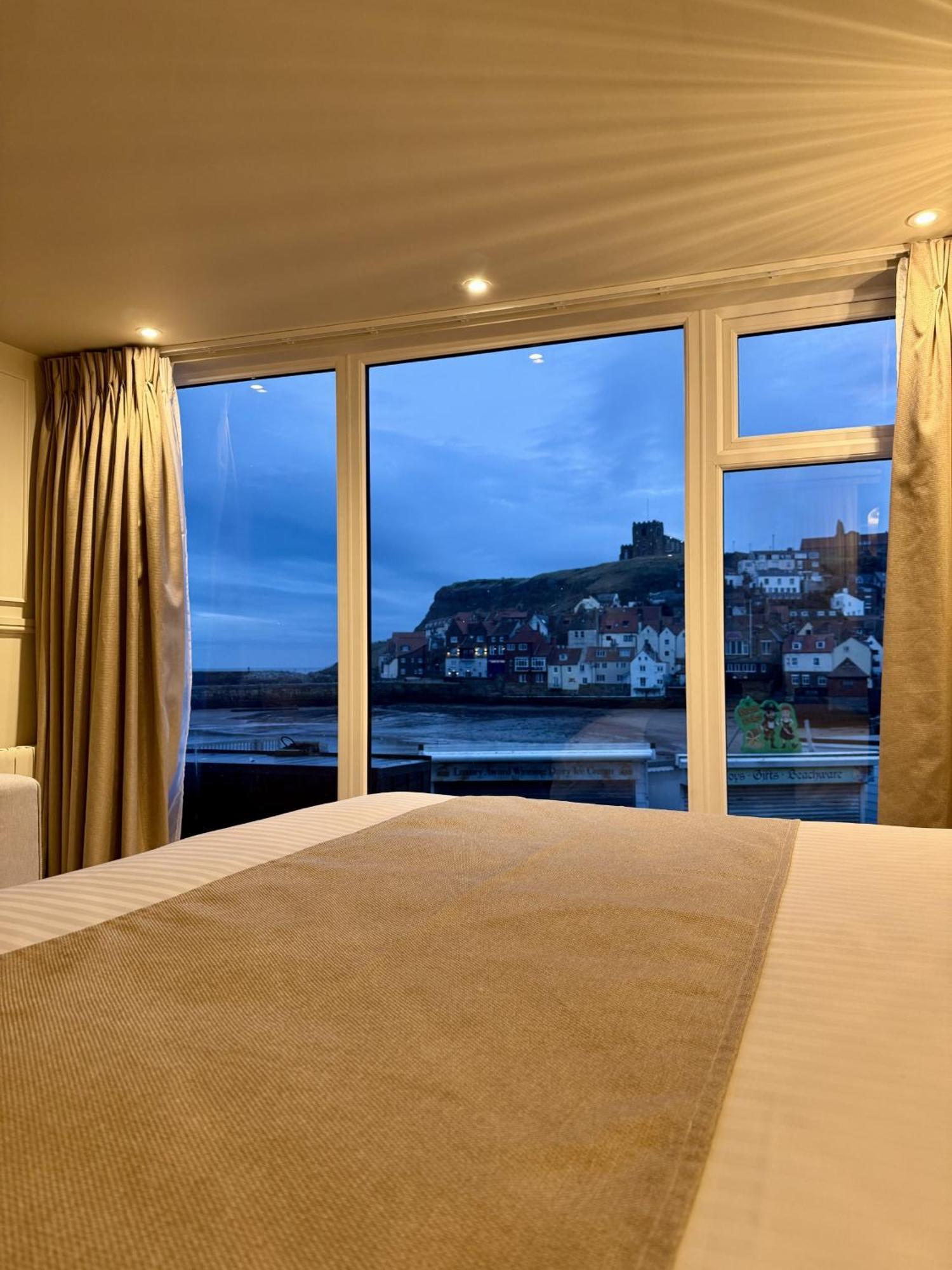 Number 3 Pier Road Suites Whitby Kültér fotó